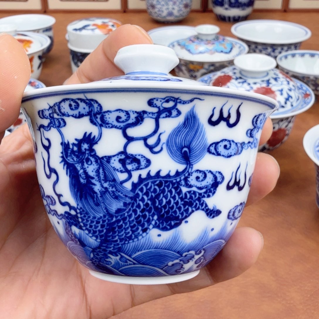 陶摆件青花麒麟盖碗