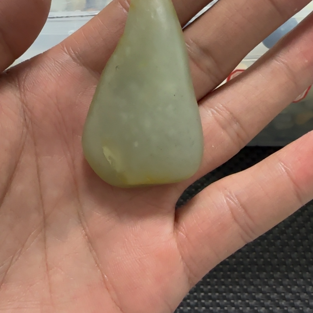 和田玉（糖玉）挂件未镶嵌瘦***恼