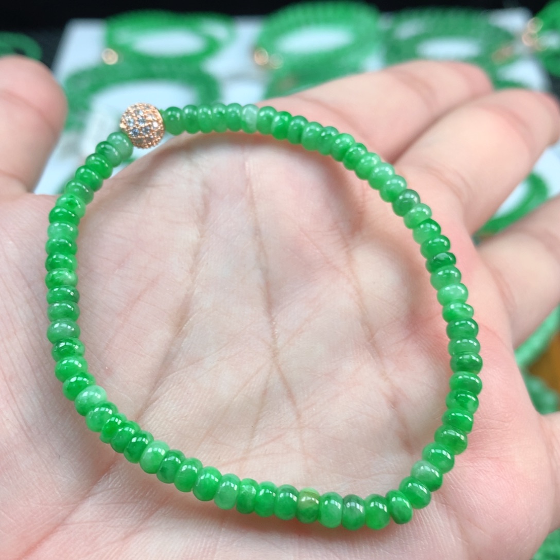 翡翠手链未镶嵌翡翠