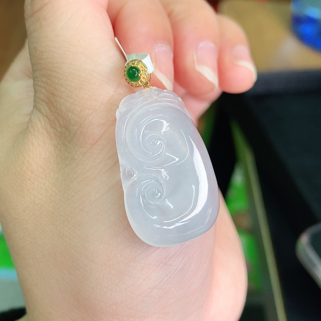 翡翠颈饰18K金镶嵌冰胶大如意31*19*6