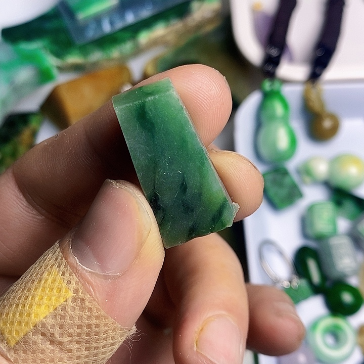 翡翠散珠天然翡翠A货挂件
