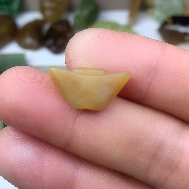 和田玉（糖玉）未镶嵌颈饰