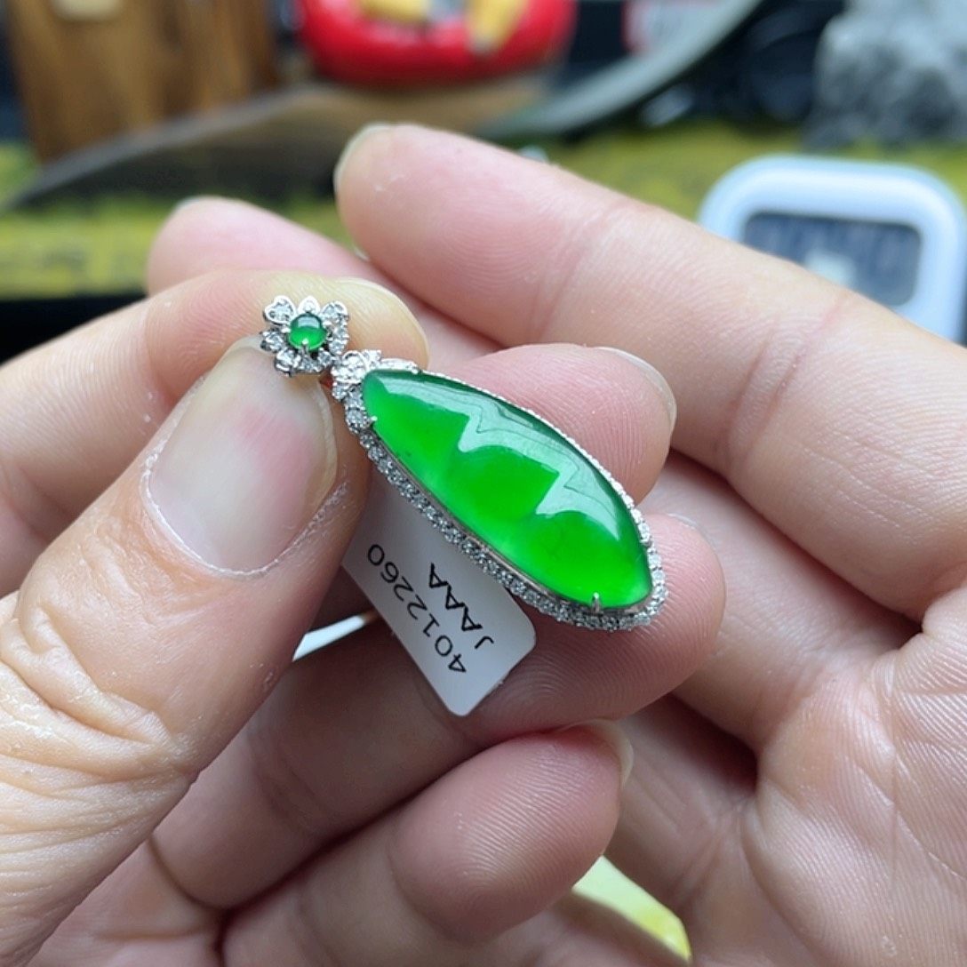 翡翠颈饰18K金镶嵌回流