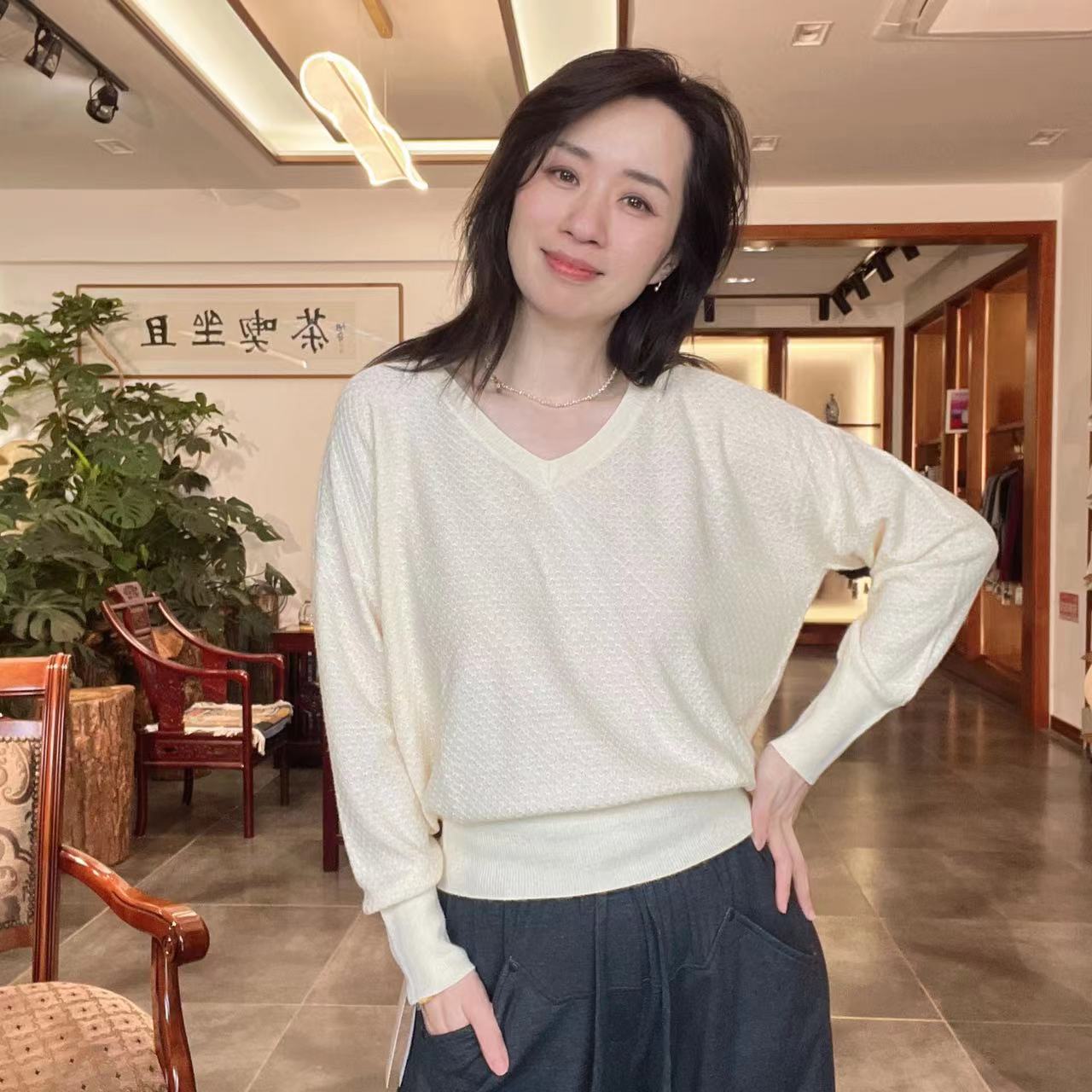 柞蚕丝女士V领长袖针织上衣纯色宽松针织衫 1453