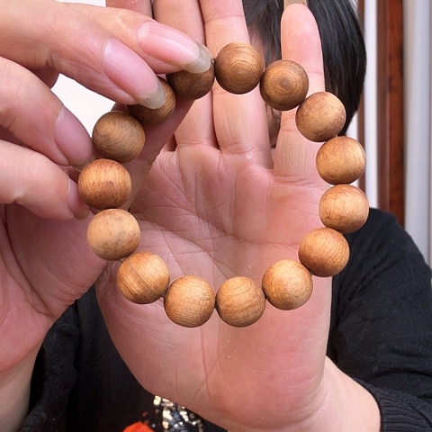 木沉。香木卡1.5手串450