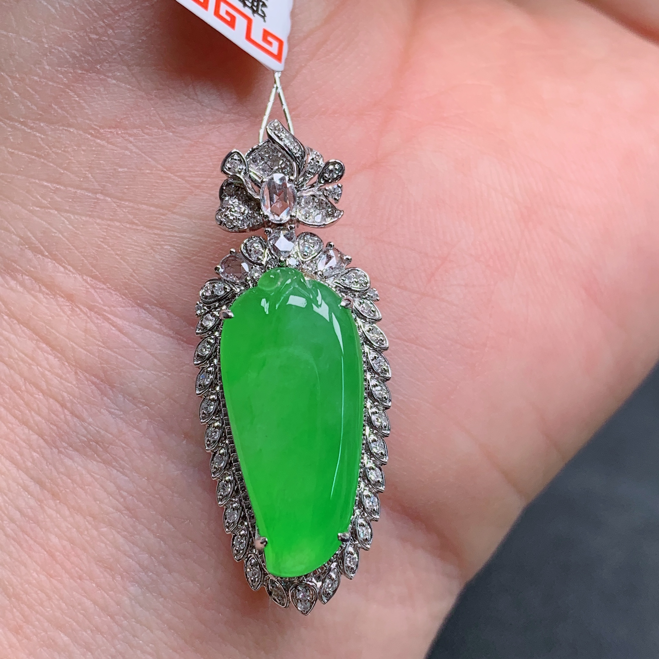 天然缅甸翡翠A货18k正冰满绿福瓜精美整体尺寸34.3*13.8*10.2 262