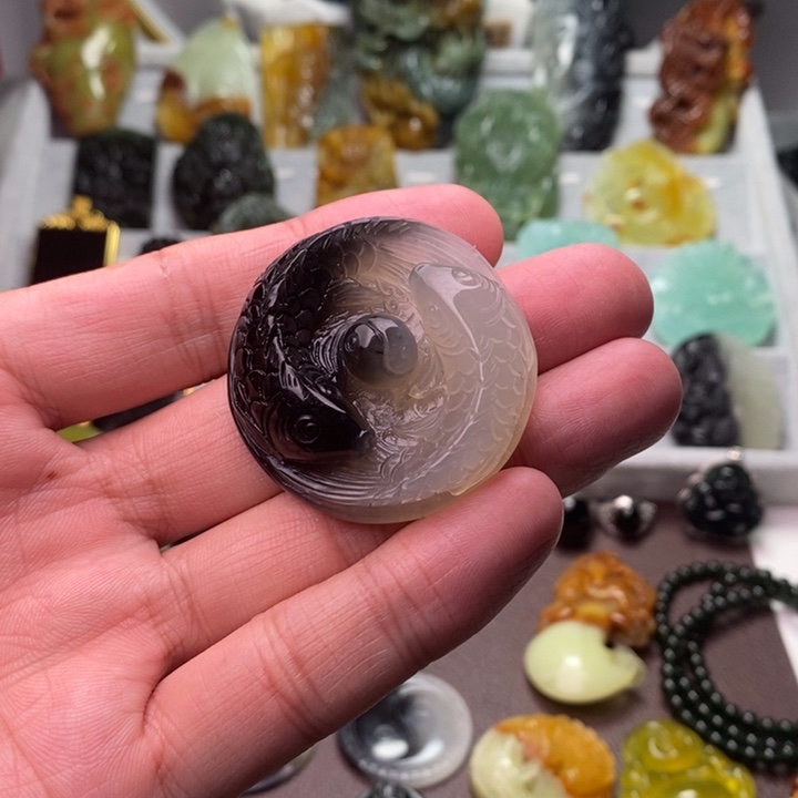 蛇纹石玉颈饰未镶嵌给****苗