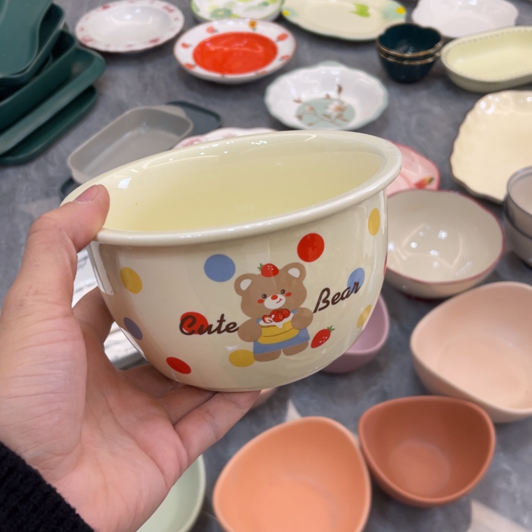 陶瓷微瑕餐具介意勿拍，满18飞！