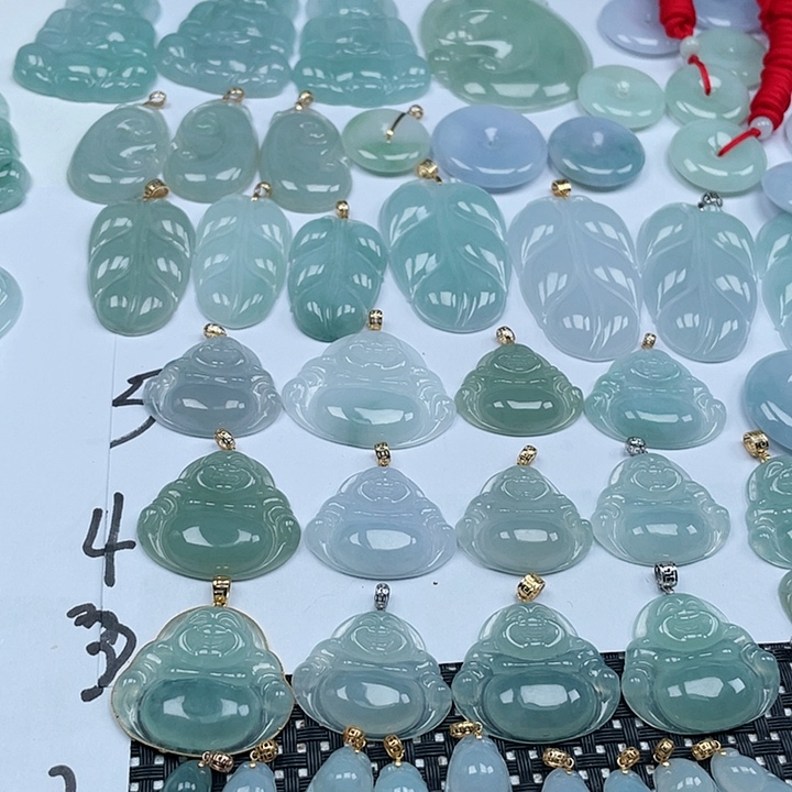 翡翠颈饰未镶嵌天然翡翠吊坠