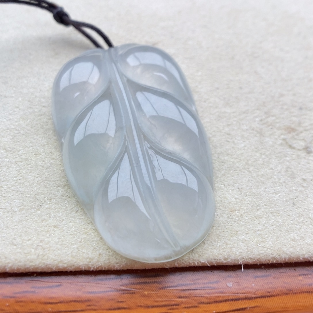 翡翠未镶嵌颈饰吊坠