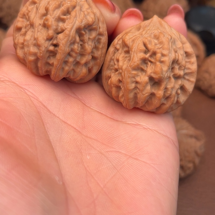 呛***塔吊坠文玩核桃野生