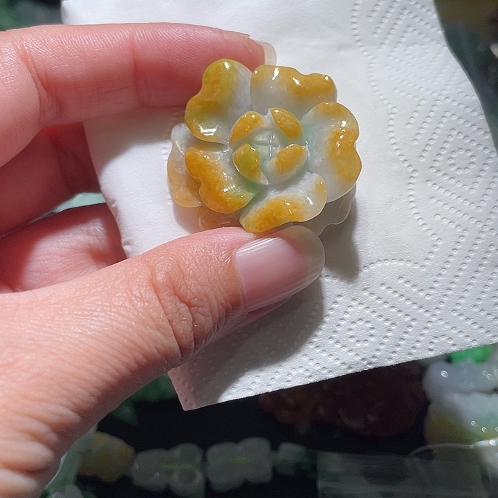 颈饰未镶嵌翡翠天