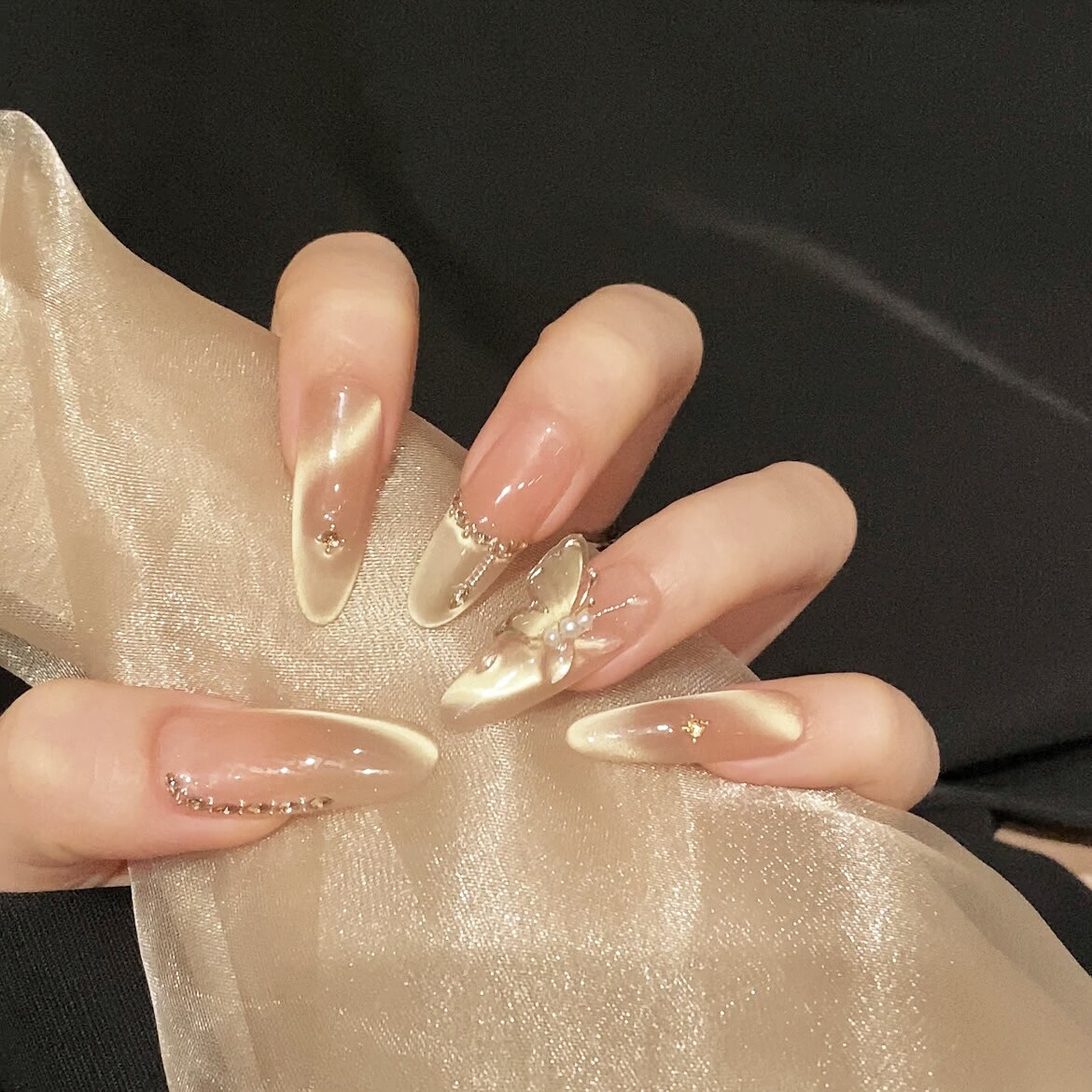 【金秋蝴蝶】手工穿戴式甲片高级感显白蝴蝶长款细闪猫眼美甲贴片