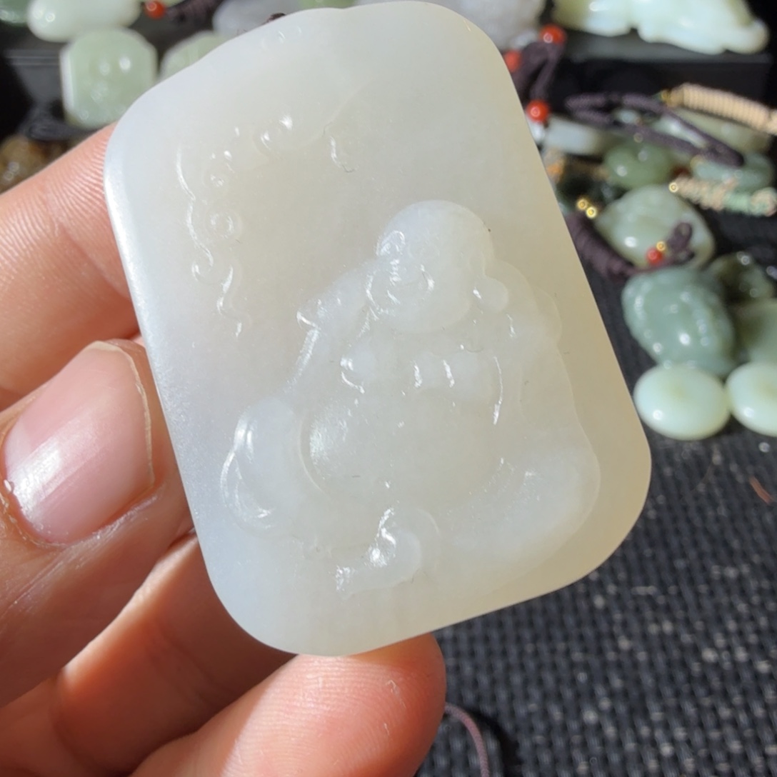 街***子和田玉未镶嵌颈饰