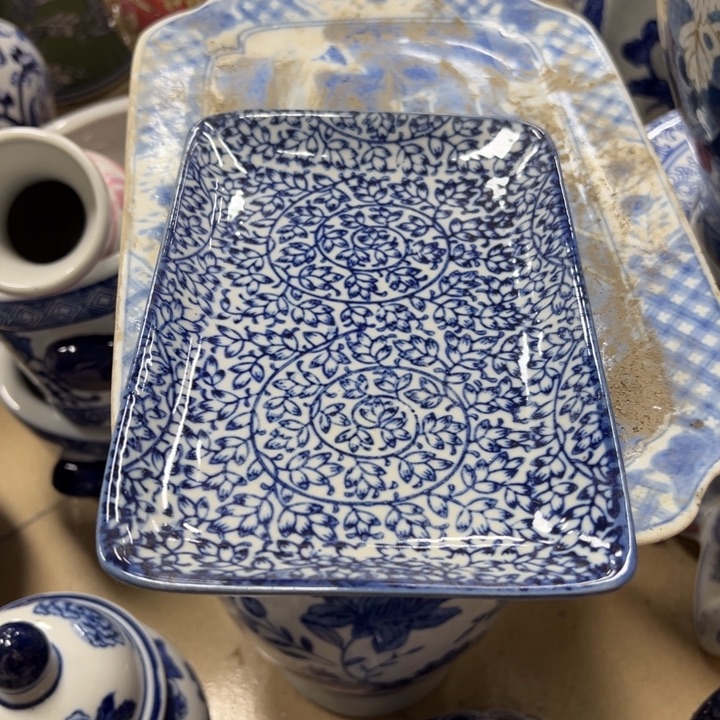 瓷片微瑕陶瓶。。。。。。。。。。。。。