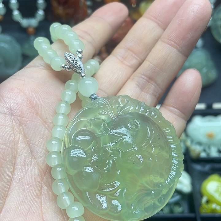 未镶嵌蛇纹石玉颈饰