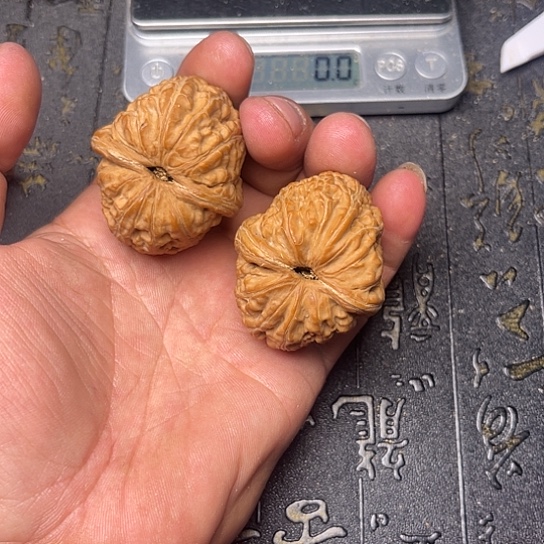 山***谷吊坠文玩核桃元宝
