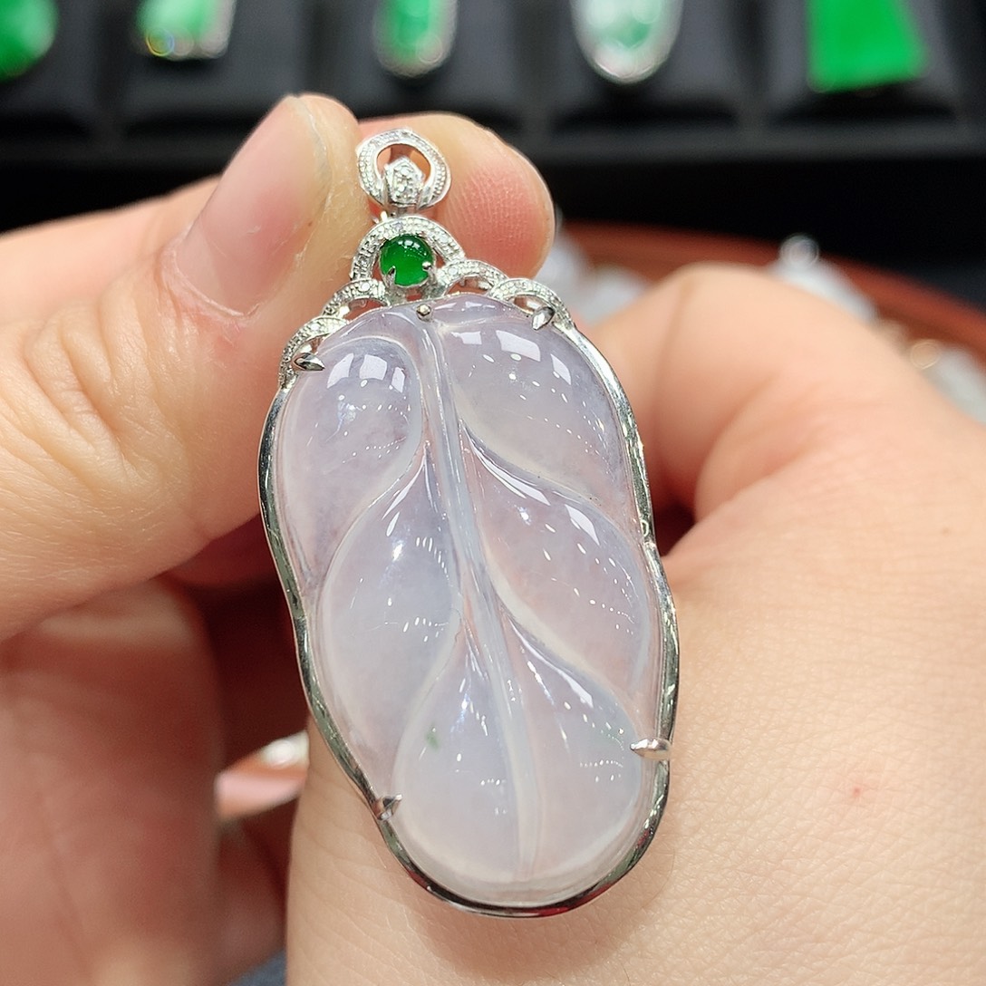 翡翠颈饰18K金镶嵌叶子