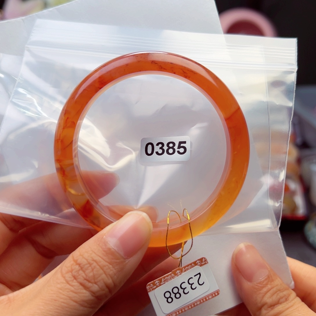 玛瑙/玉髓手镯未镶嵌若*