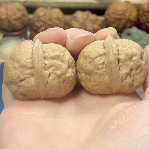 文玩核桃把件西王元宝带彩39