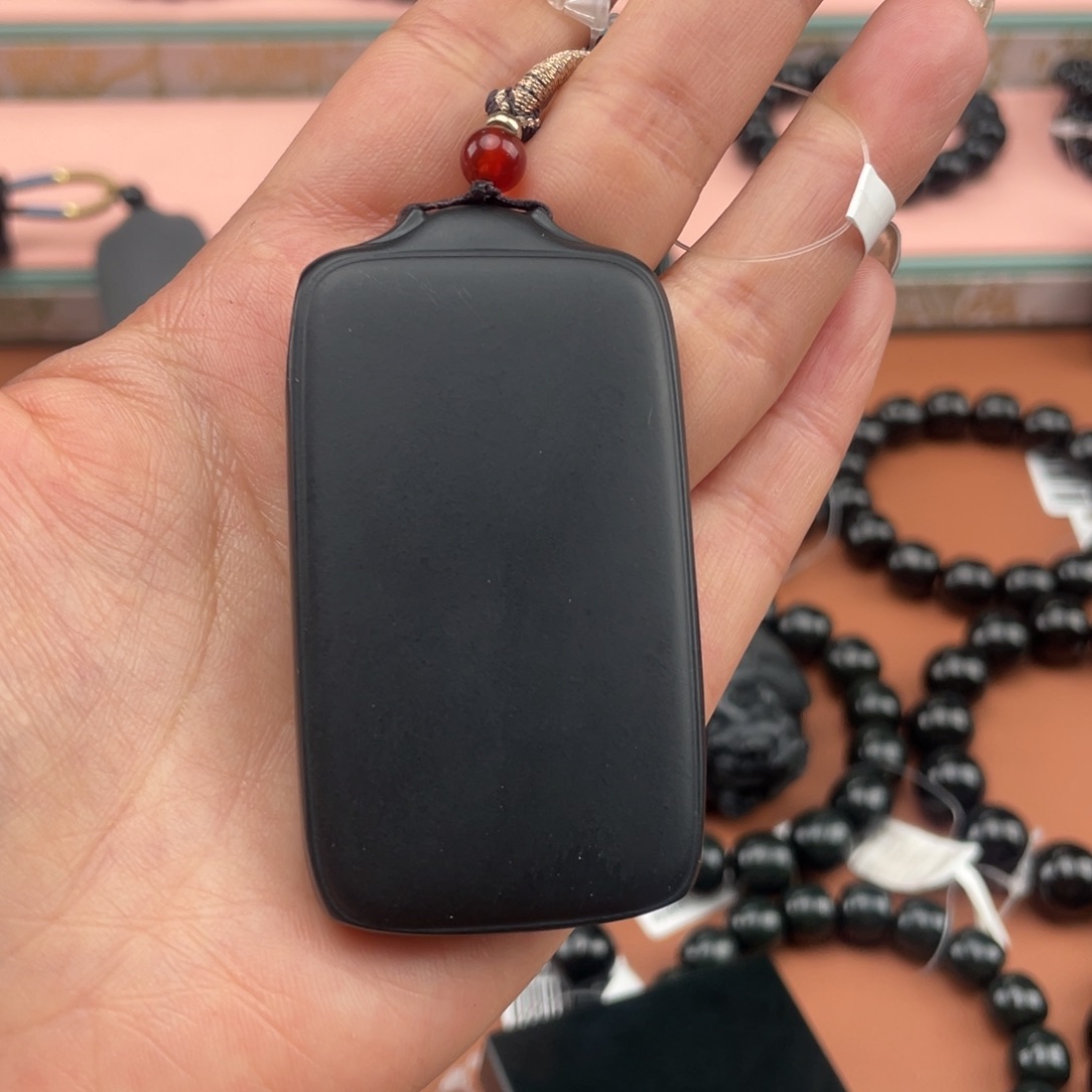 羲***皇和田玉未镶嵌手链