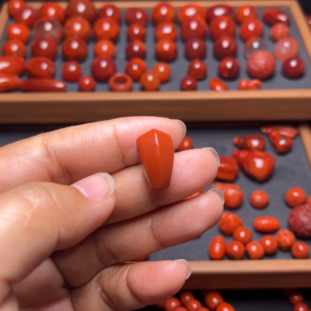 南红玛瑙配饰未镶嵌大*树三通