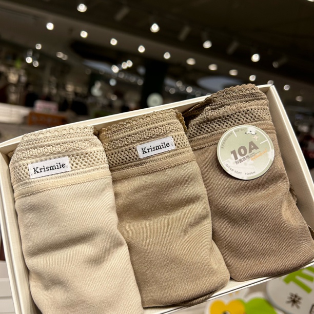 栗子绒绒 90-130斤 高腰羊毛保暖软糯亲肤全包臀三角内裤短裤女