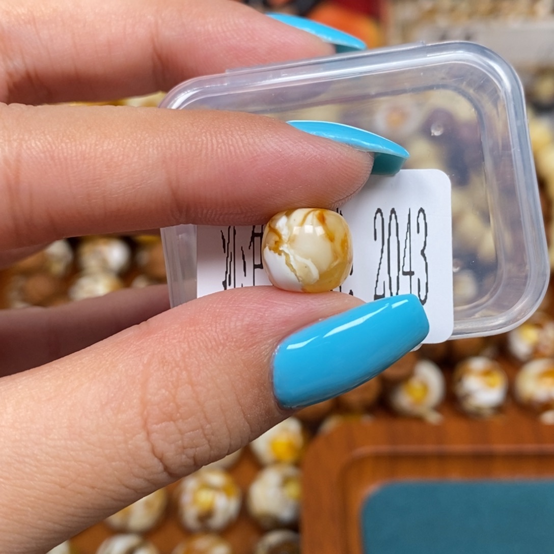 蜜蜡未镶嵌珠宝奇石2043