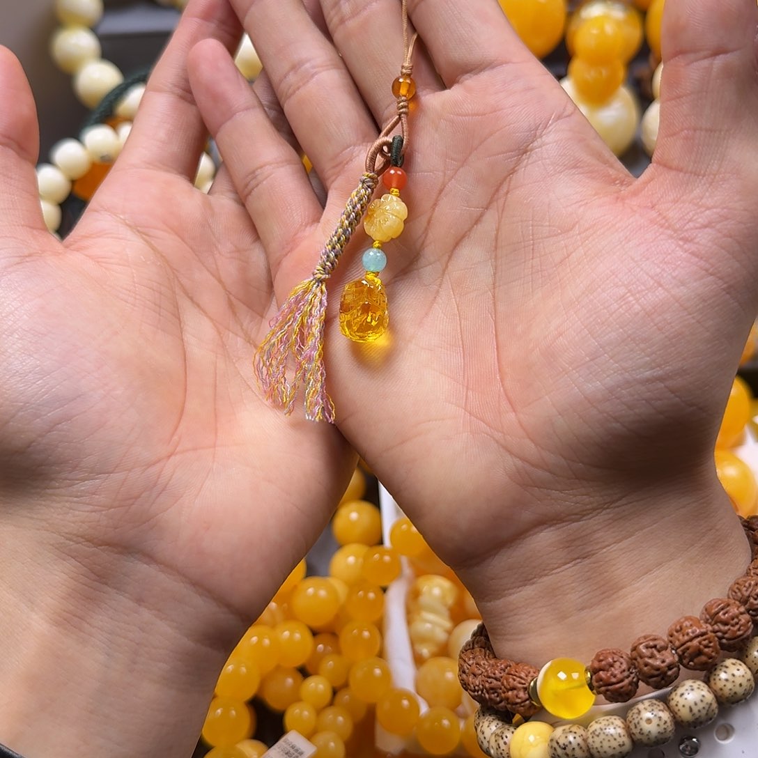 琥珀珠宝奇石未镶嵌