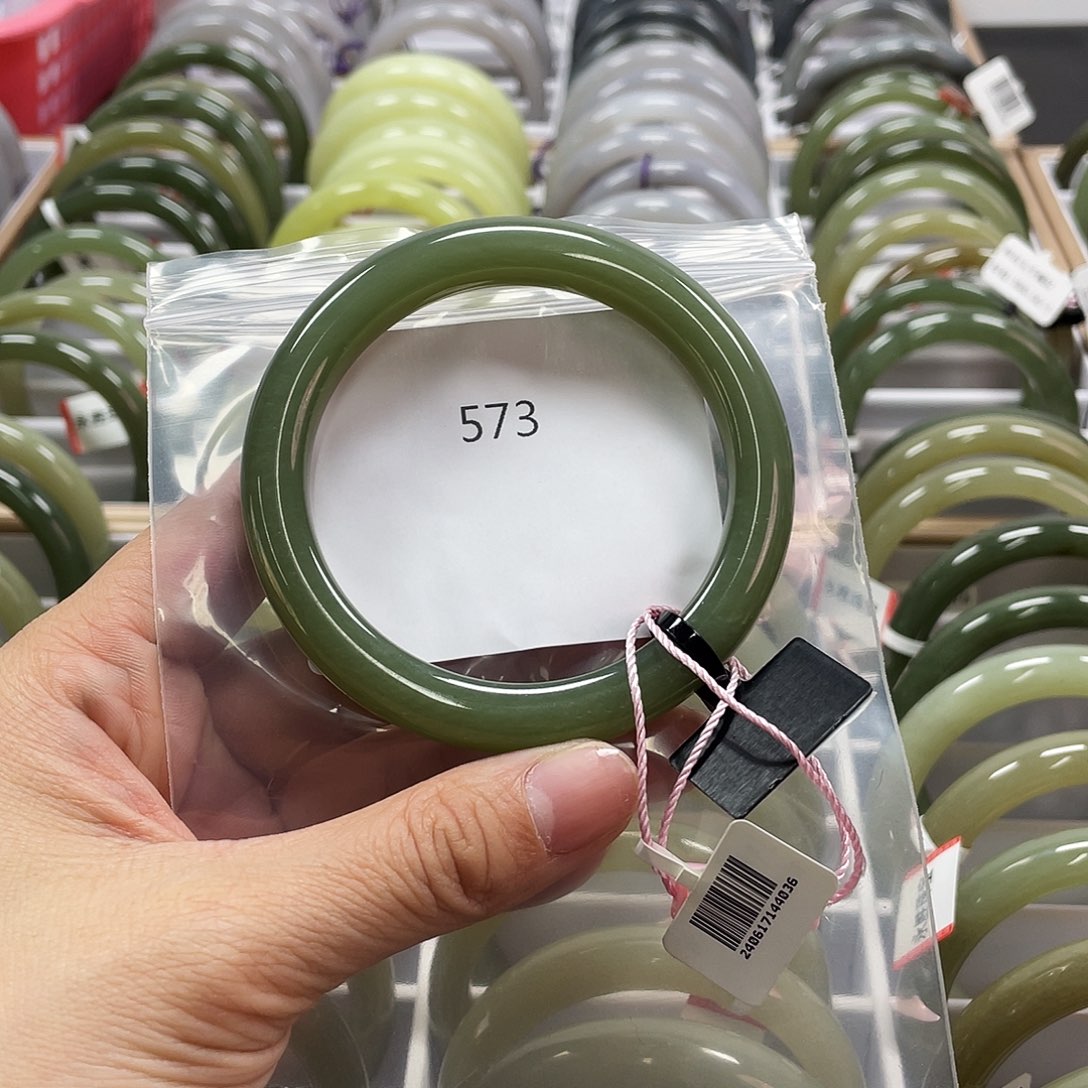 和田玉（糖玉）手镯未镶嵌573圈口59