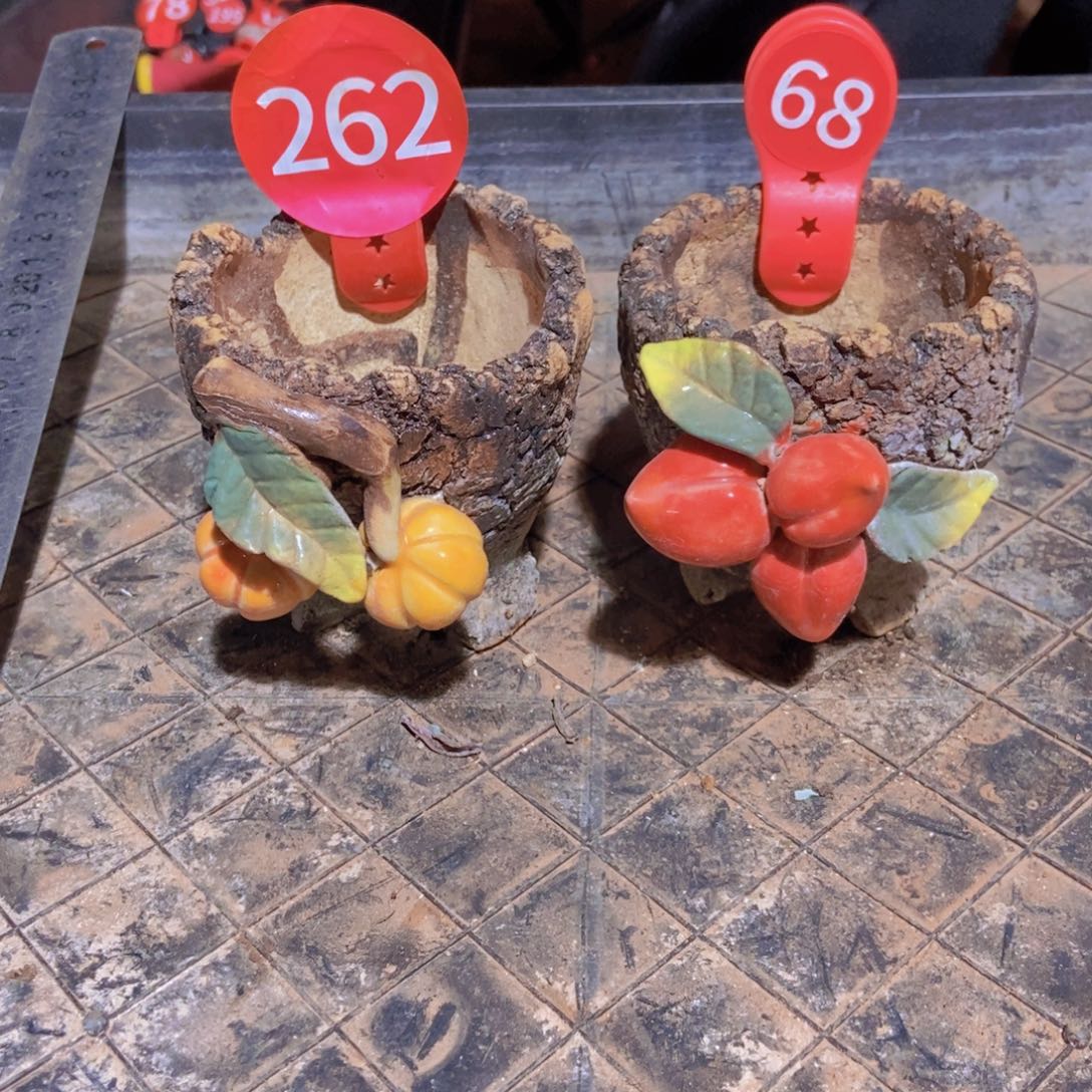 Y****花盆两个。 暇。    