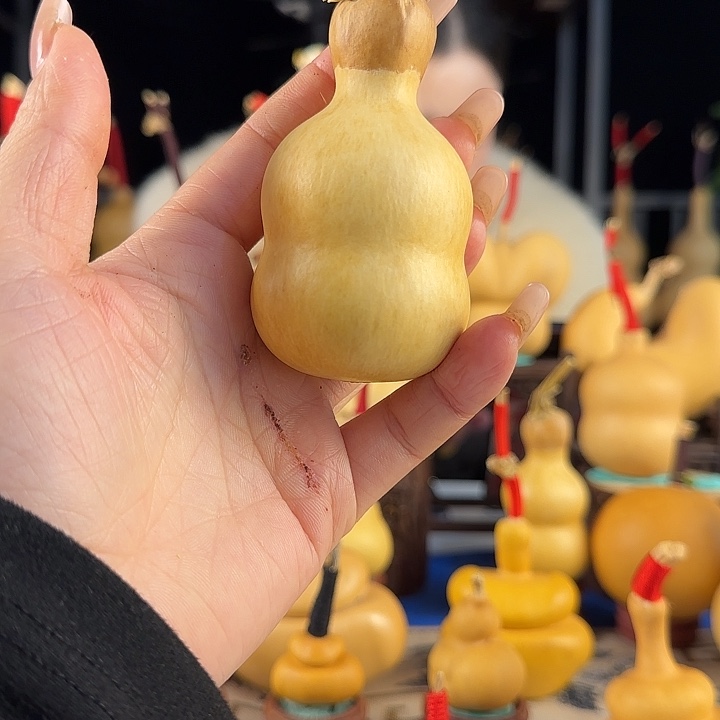 （***薇大叶紫檀（黑酸枝木类）