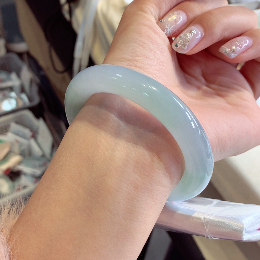 翡翠手镯未镶嵌55圆条77