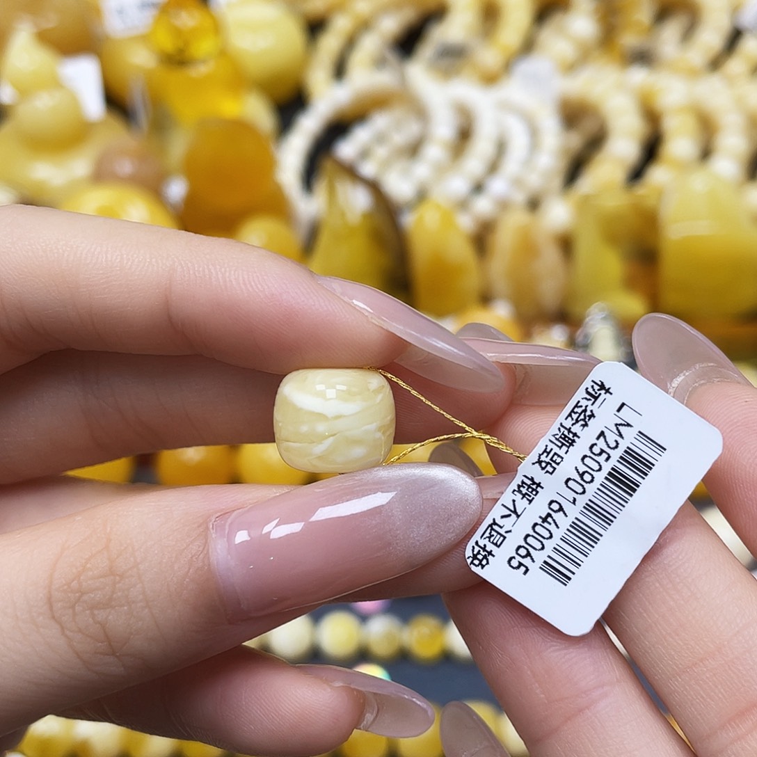 爱***八蜜蜡未镶嵌裸石老型12.4✖️10.6mm