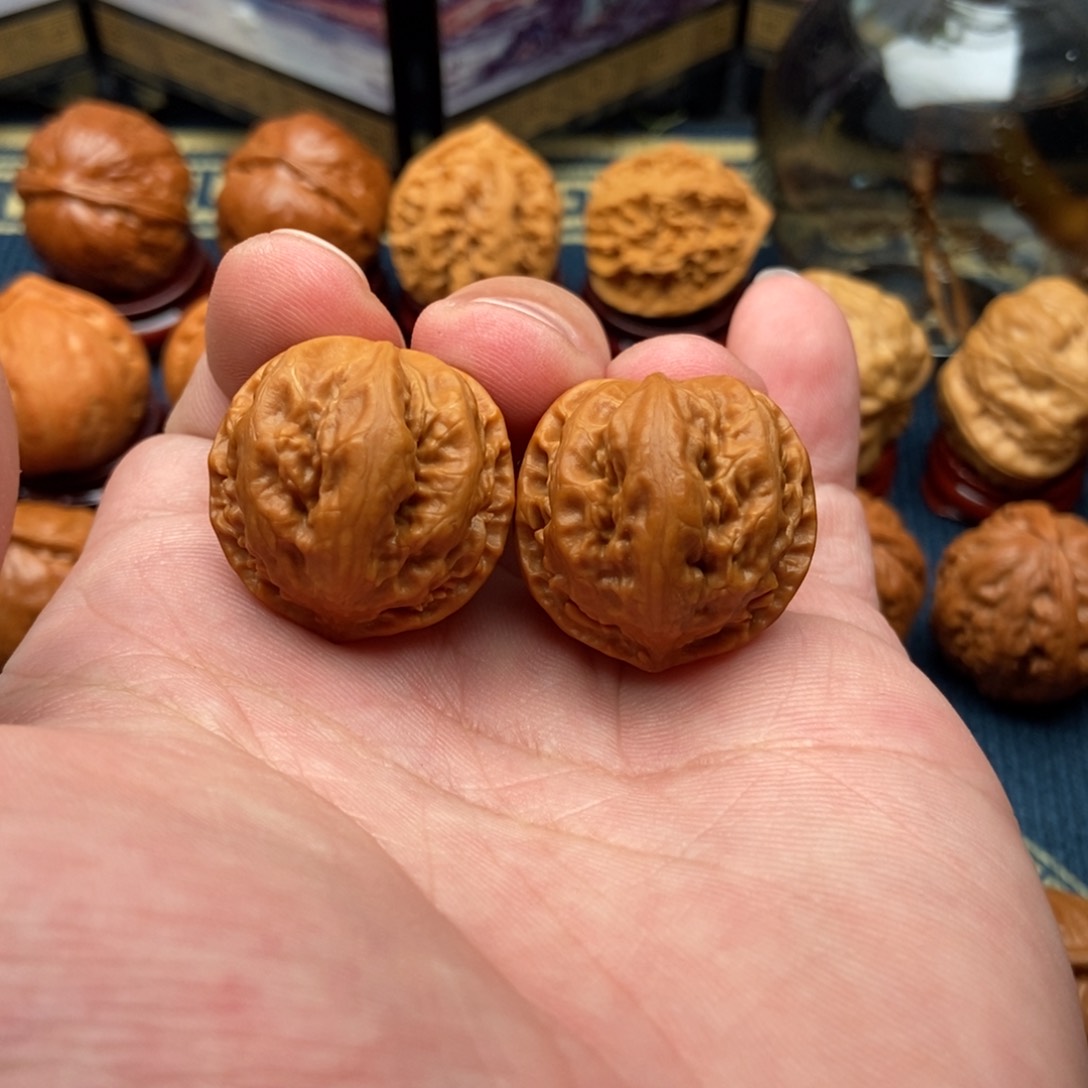 文玩核桃把件高****司霸王龙