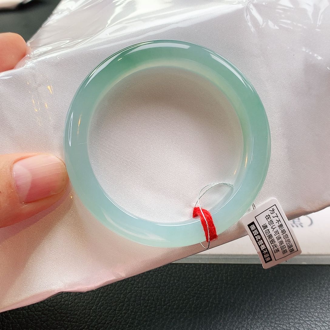 未镶嵌手镯翡翠天然翡翠手镯