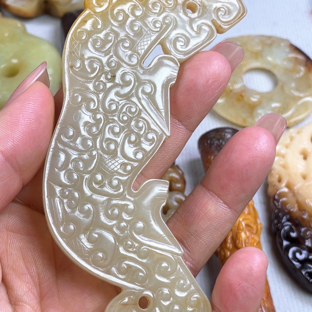 和田玉颈饰未镶嵌快***头