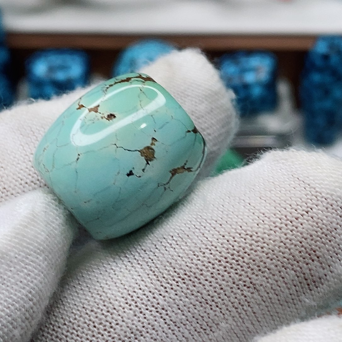 绿松石颈饰未镶嵌