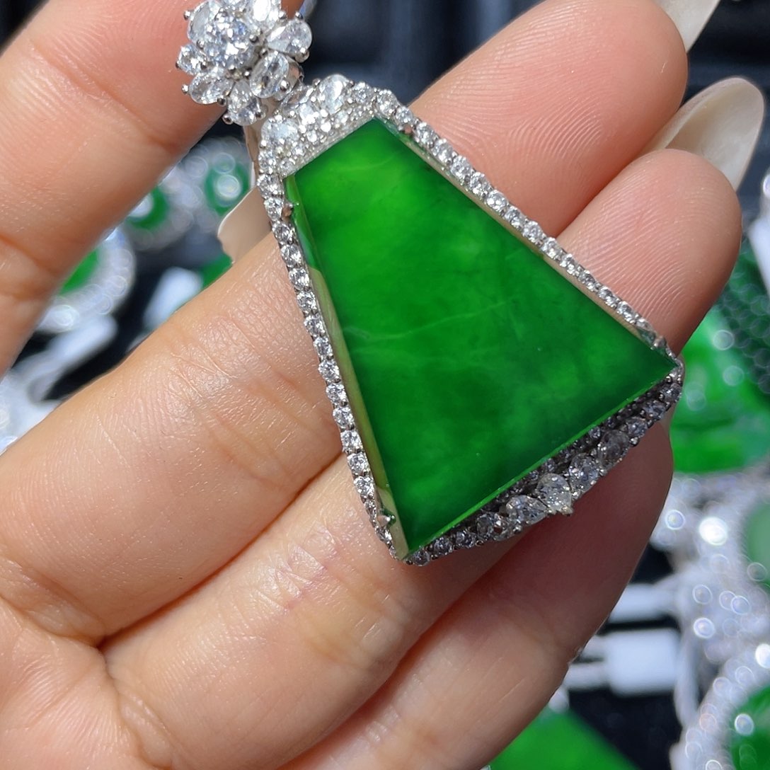 翡翠颈饰银S925镶嵌翡翠