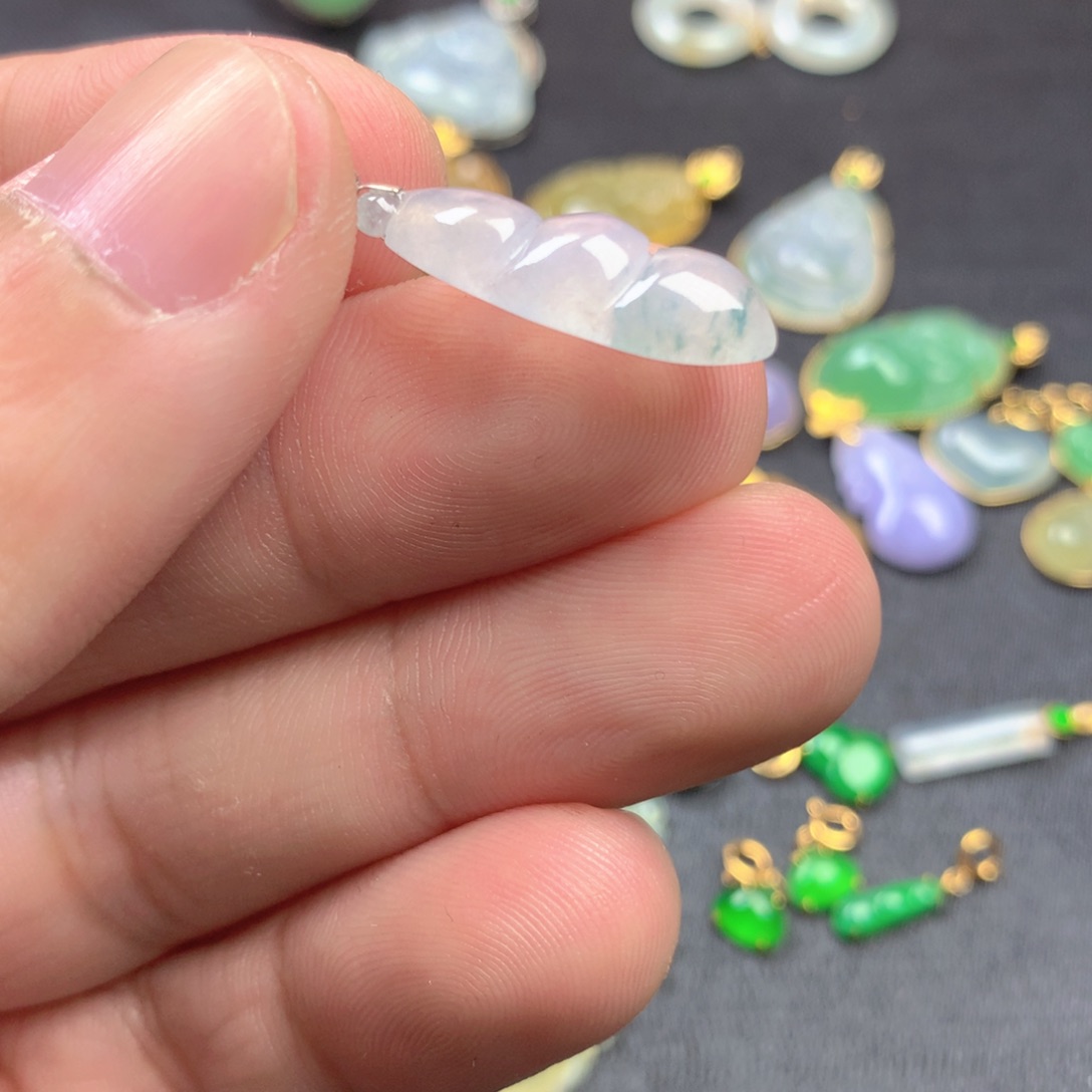 【闪购商品】颈饰18K金镶嵌翡翠翡翠