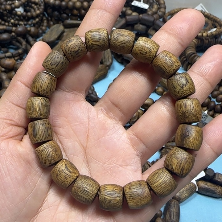 沉香手串陆河多样性发货一条卡11-12克