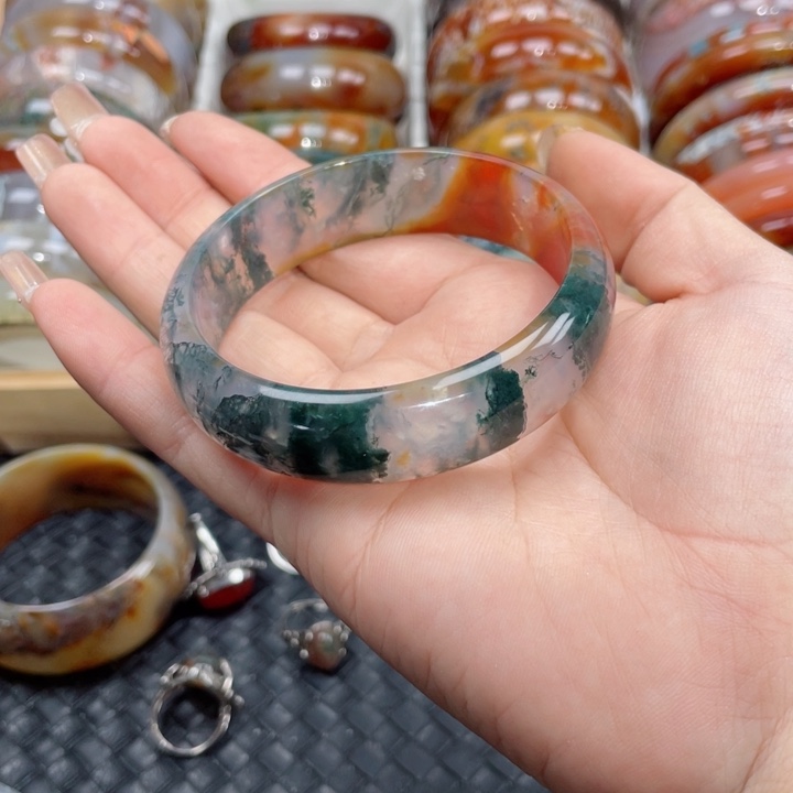 【闪购商品】玛瑙/玉髓手镯未镶嵌W****?61.5