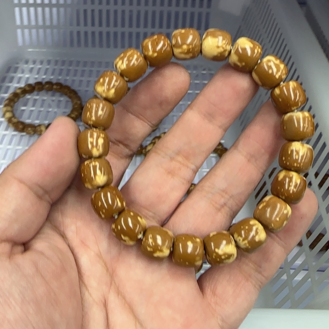白玉菩提吊坠黄色315