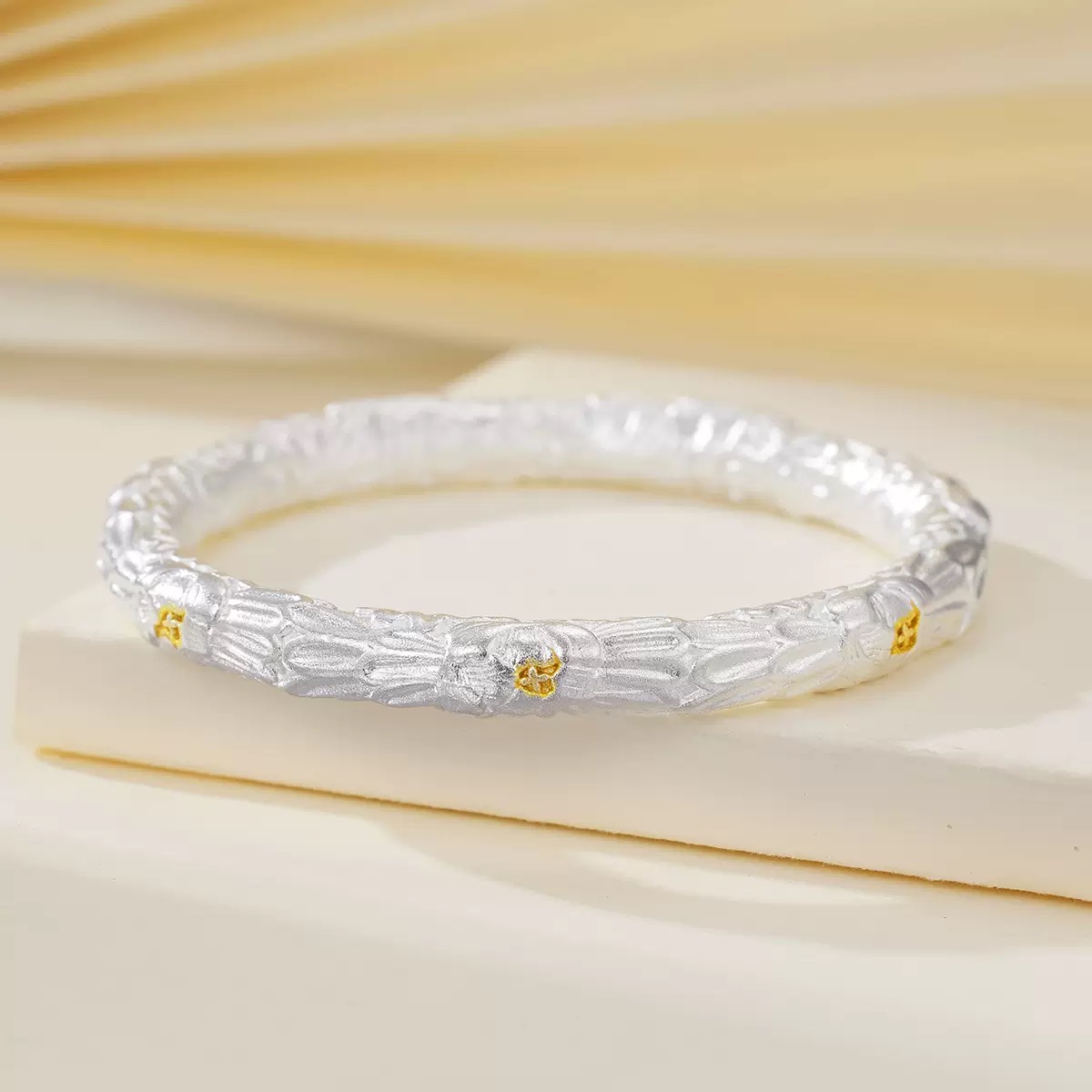 描金牡丹花闭口款