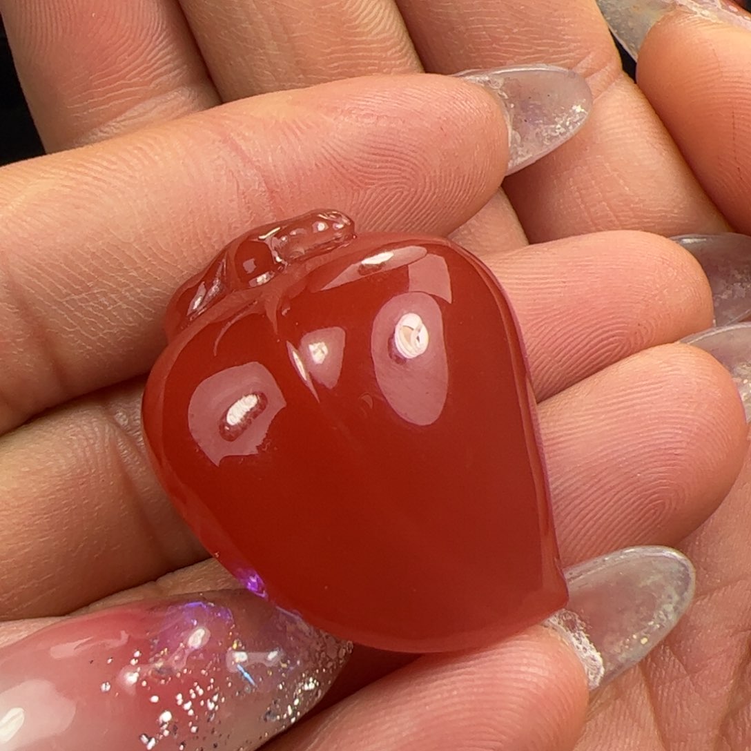 南红玛瑙吊坠未镶嵌