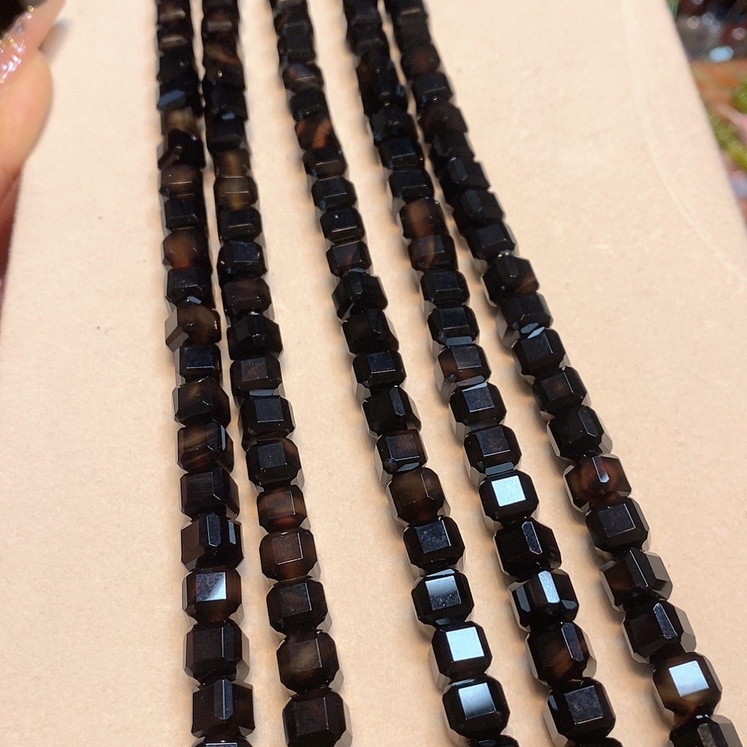 玛瑙/玉髓未镶嵌珠宝半成品8mm黑玛瑙方糖一条