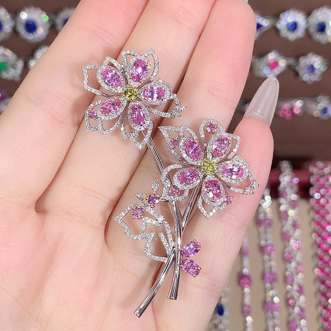 彩色蓝宝石胸针18K金镶嵌2.97ct/天然宝石/七天无理由