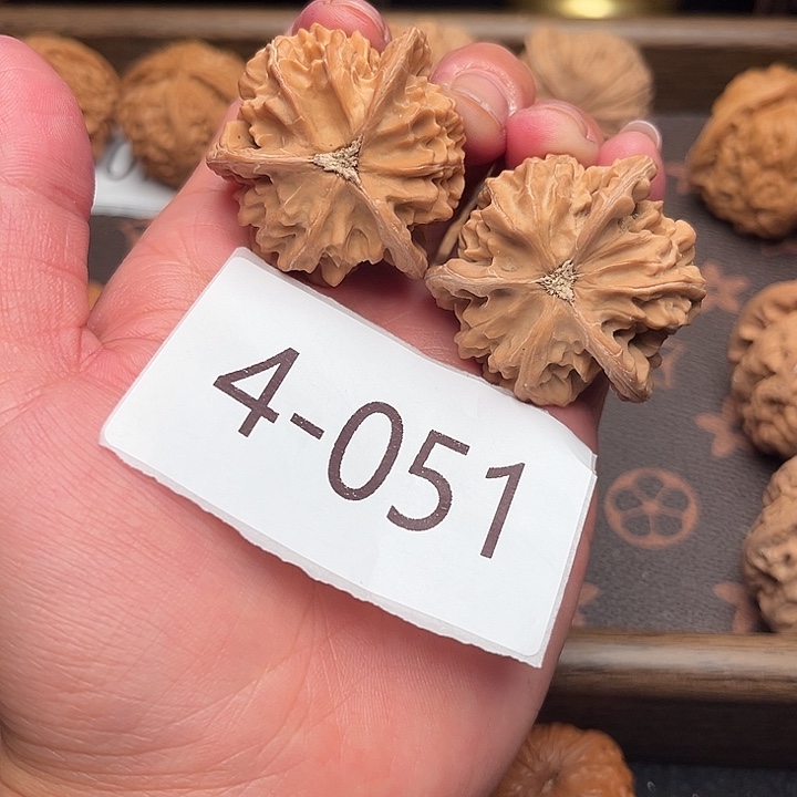 吹****文玩核桃把件39全品盘山三棱4051