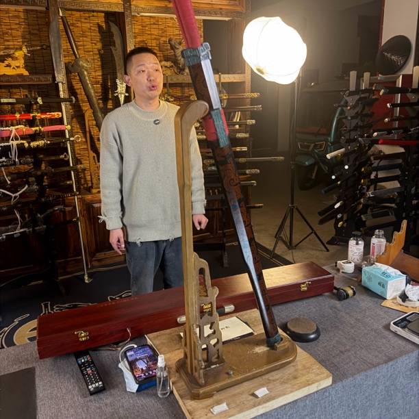 龙泉昊天宝剑花纹钢大师作品三国剑未开刃