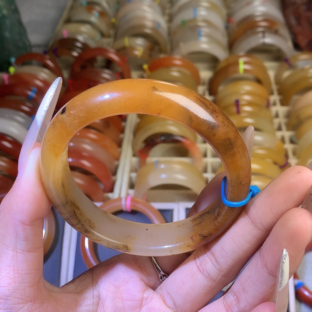 石英质玉（黄龙玉）未镶嵌手镯